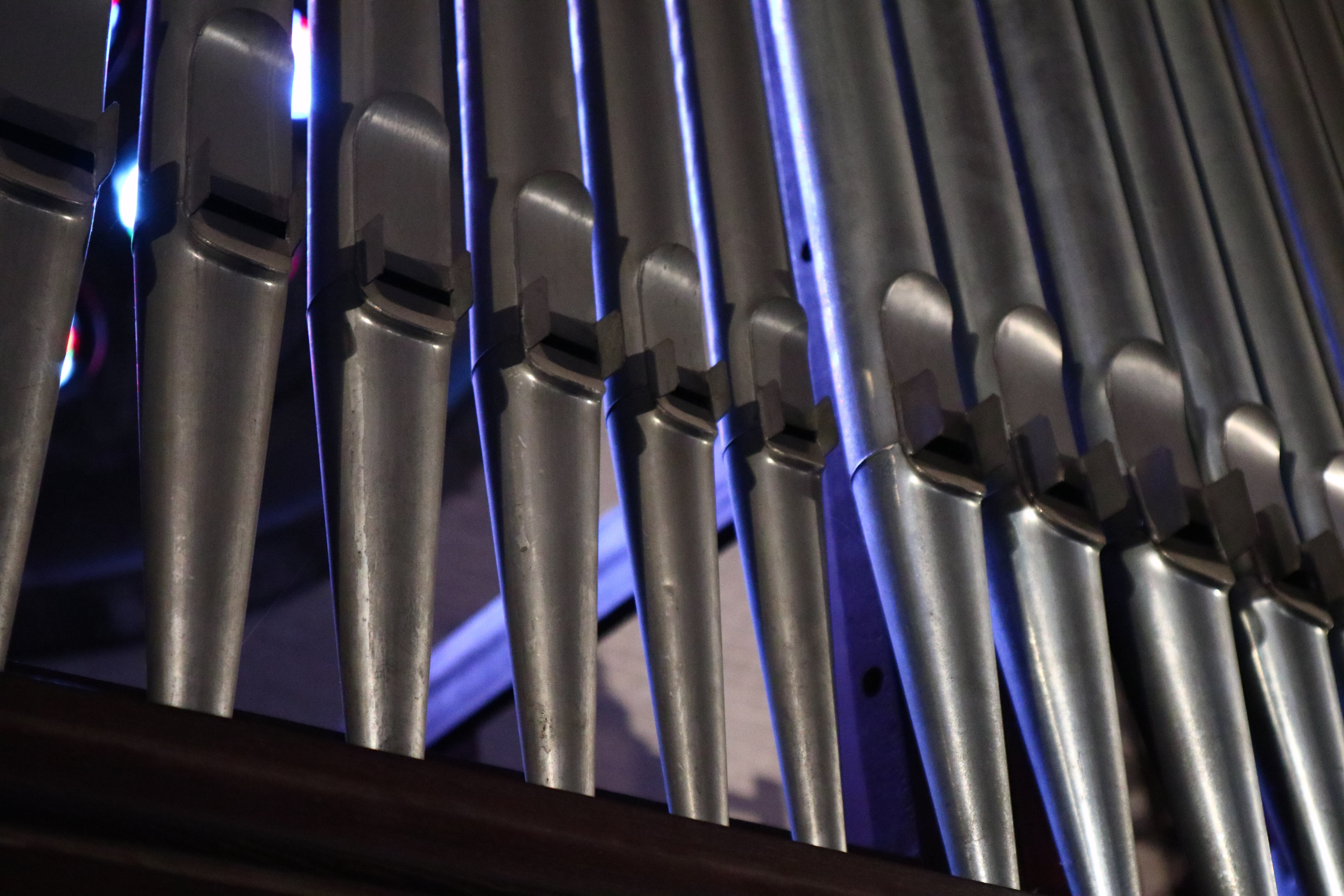 Photo des tuyaux de l'orgue de Saint-Ghislain